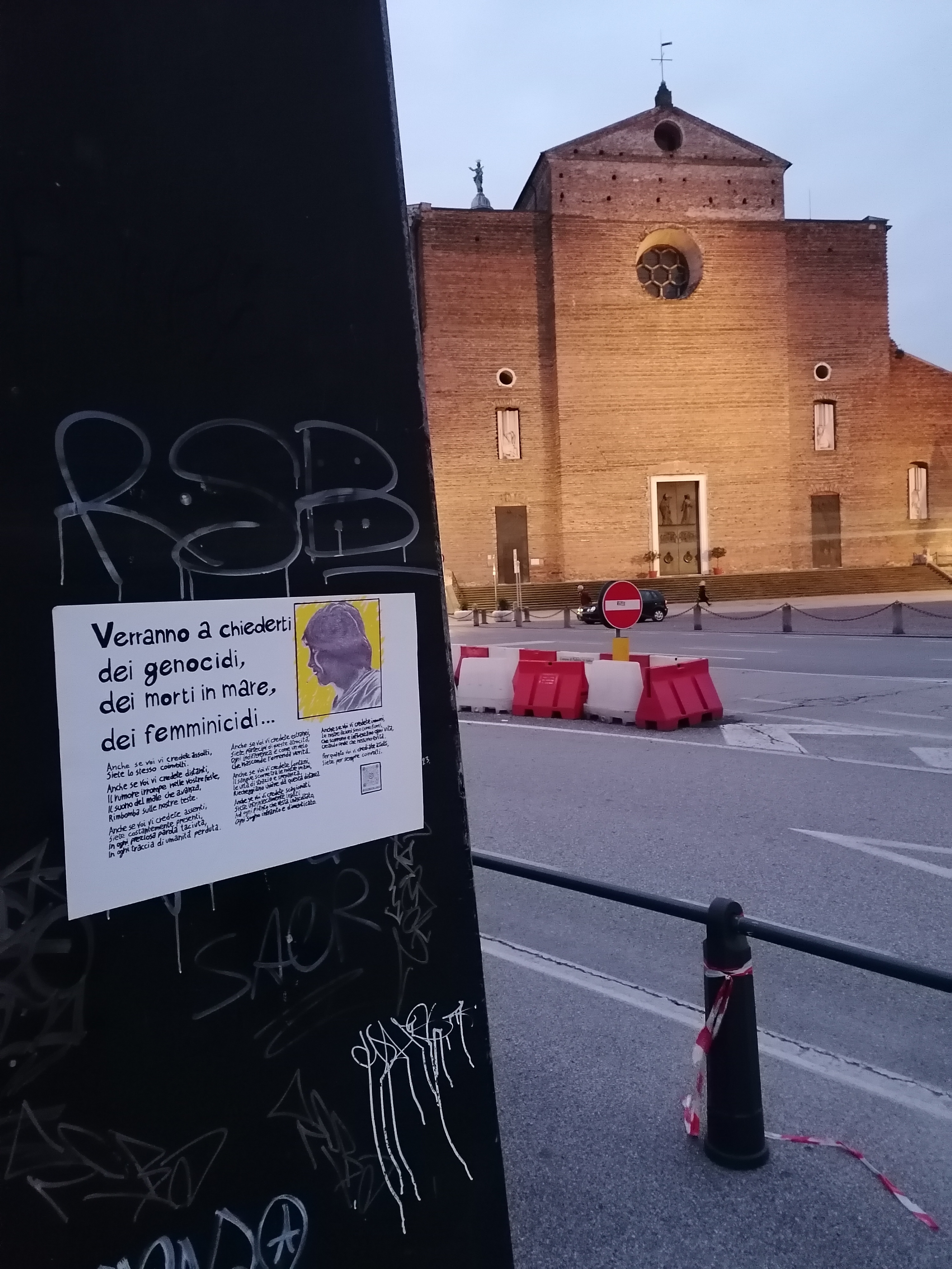 Lo street artist OrlandO omaggia Fabrizio De André a Padova