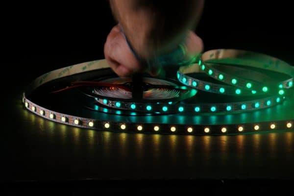 Strisce a led, ecco quali sono i vantaggi nell’usarle in casa