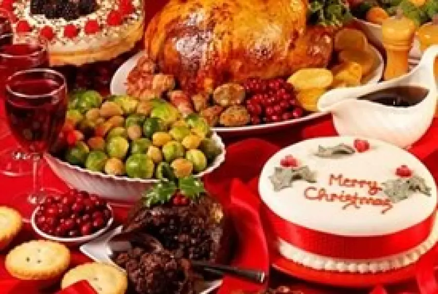 Abbuffate natalizie? Come rimediare senza rinunciare al piacere di mangiare