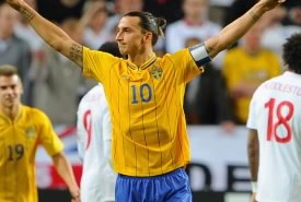 Ibrahimovic demolisce l'Inghilterra in amichevole