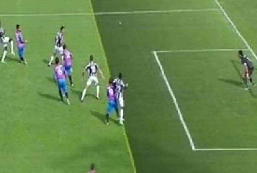 Juventus vince a Catania in un mare di polemiche