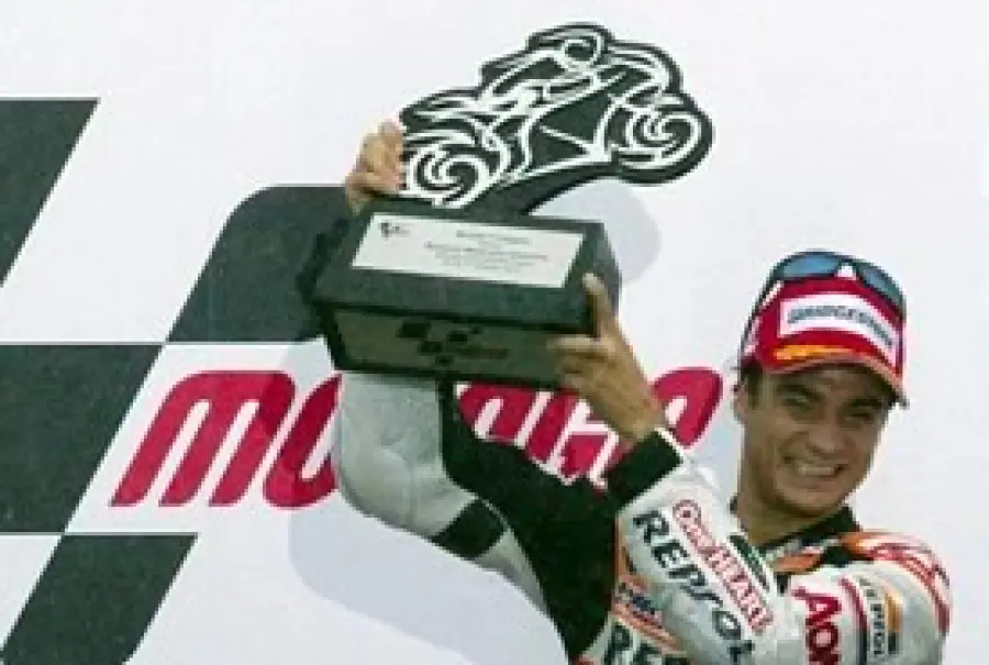 MotoGP: Dani Pedrosa vince sotto la pioggia della Malesia