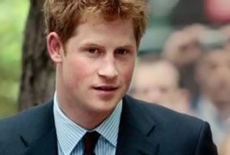 Il principe Harry alla sua prima uscita ufficiale dopo le foto di Las Vegas