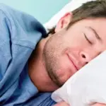 Dormire meno di 6 ore incrementa il rischio di ictus