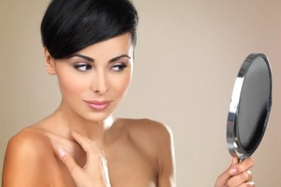 Acido folico e acido ialuronico: Operazione anti-age