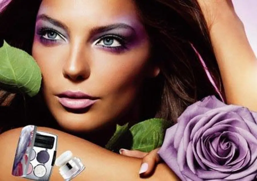 News trucco: torna lo stile egiziano