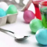 Lavoretti di Pasqua 2012: La colorazione delle uova
