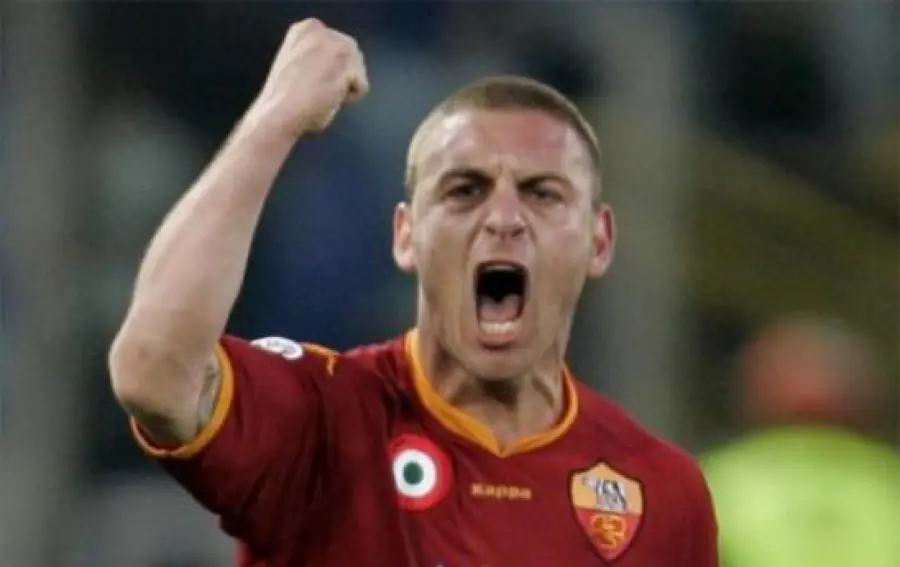 Calciomercato Roma: il contratto di De Rossi resta in stand by