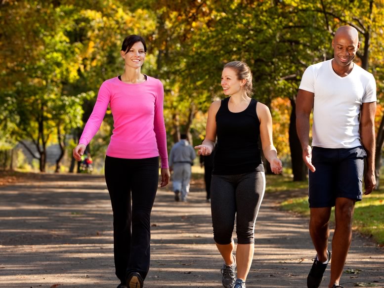 Perdere Peso Camminando: Perché in Estate Conviene Dimagrire Passeggiando