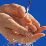 Igiene e benessere: 1 cellulare su 6 è contaminato da batteri fecali 