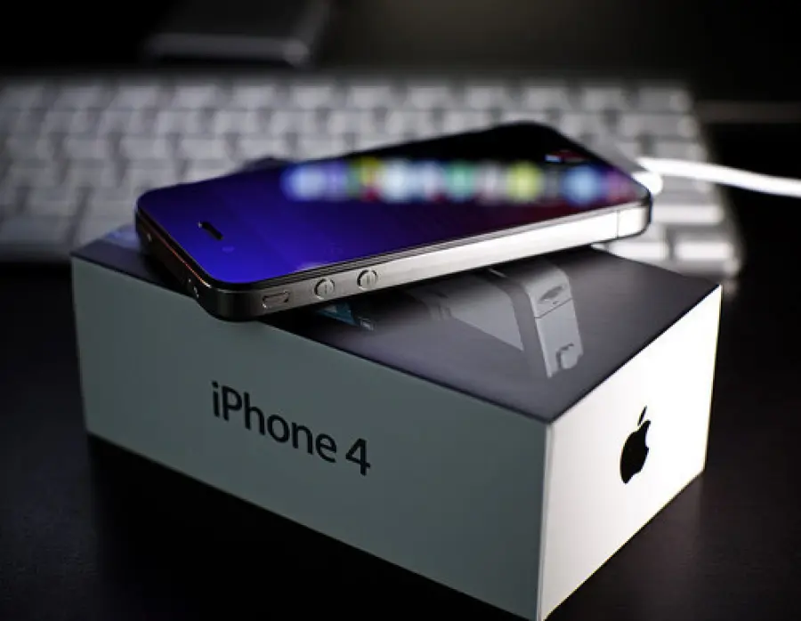Niente iPhone 5, solo il 4S 