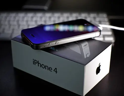 Niente iPhone 5, solo il 4S 