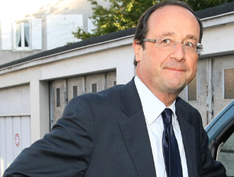 Hollande sfiderà Sarkozy nelle presidenziali francesi