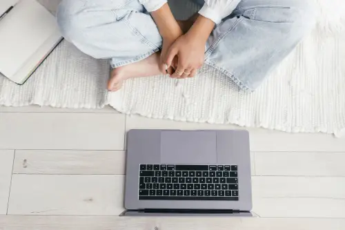 Consulenze a distanza e spiritualità digitale: come cambia il rapporto tra utenti e cartomanzia