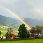 Come si forma un arcobaleno e perché ha quei colori