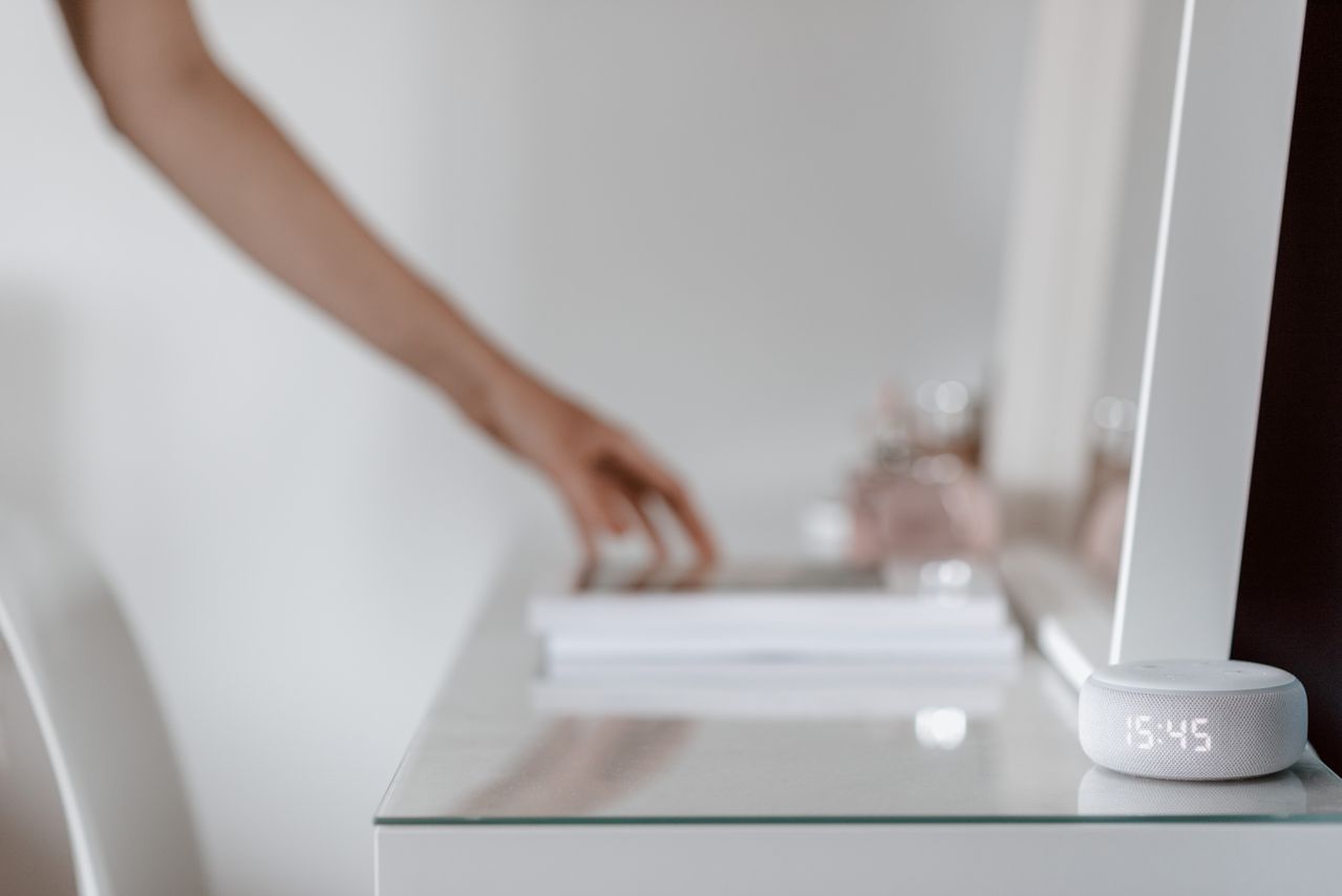 La casa cambia in silenzio: come la tecnologia sta modificando la vita domestica