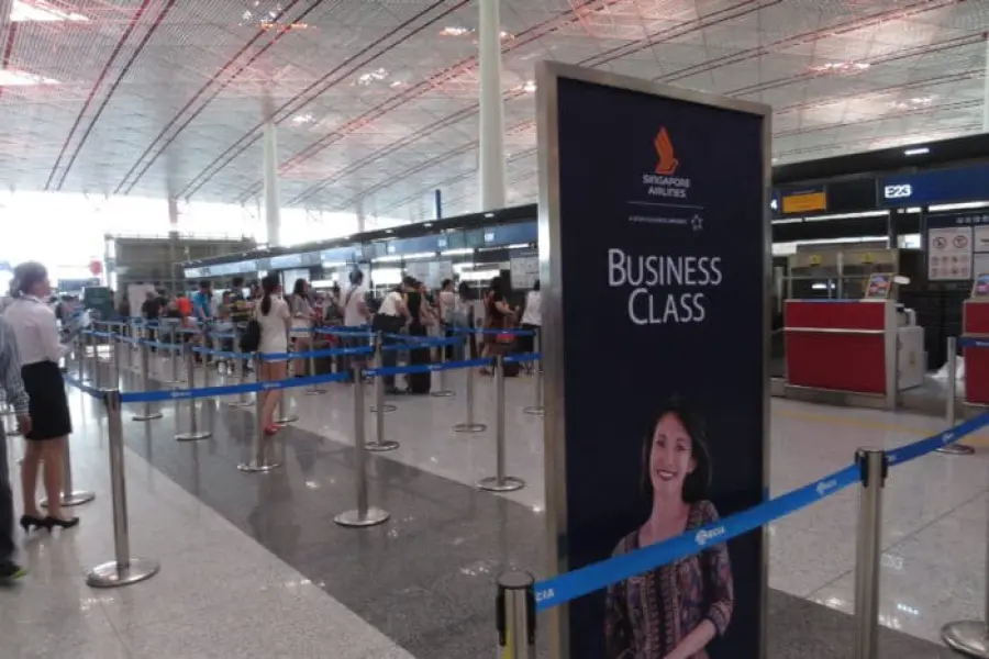 Risparmiare sul biglietto aereo: due indagini ci dicono come fare