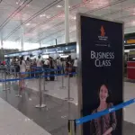 Risparmiare sul biglietto aereo: due indagini ci dicono come fare