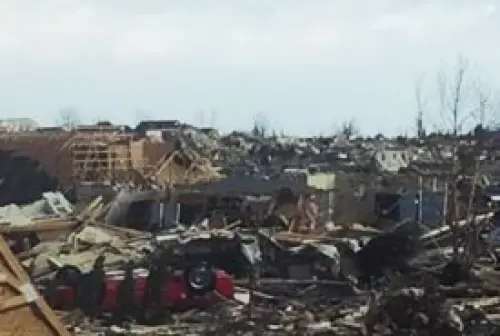 Oltre 70 tornado colpiscono gli USA