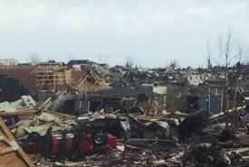 Oltre 70 tornado colpiscono gli USA