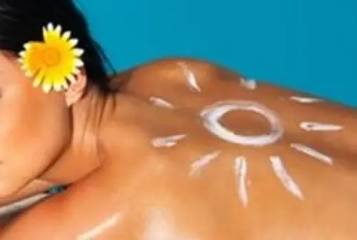 Giovani a rischio tanoressia: rischi dell'esposizione al sole