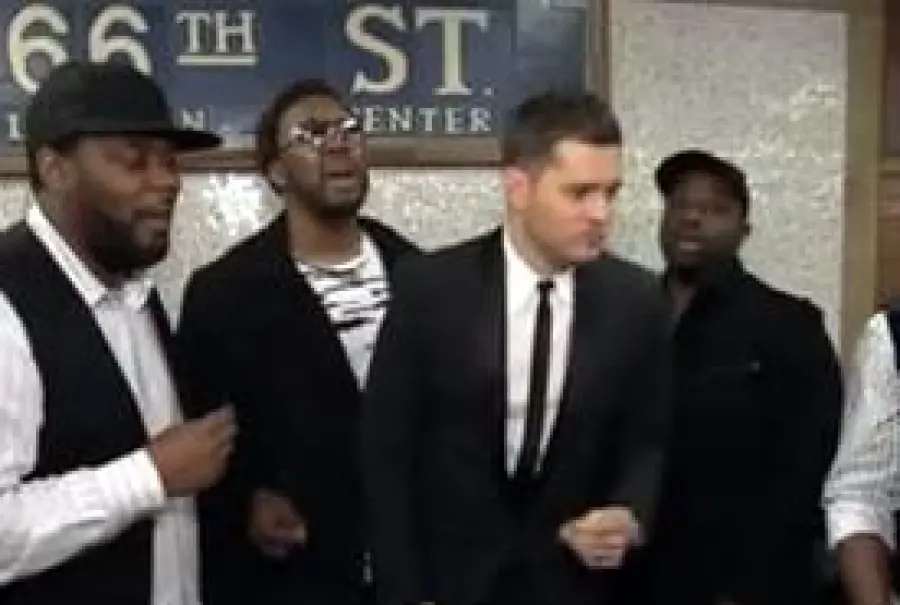 Michael Bublè si esibisce in metropolitana