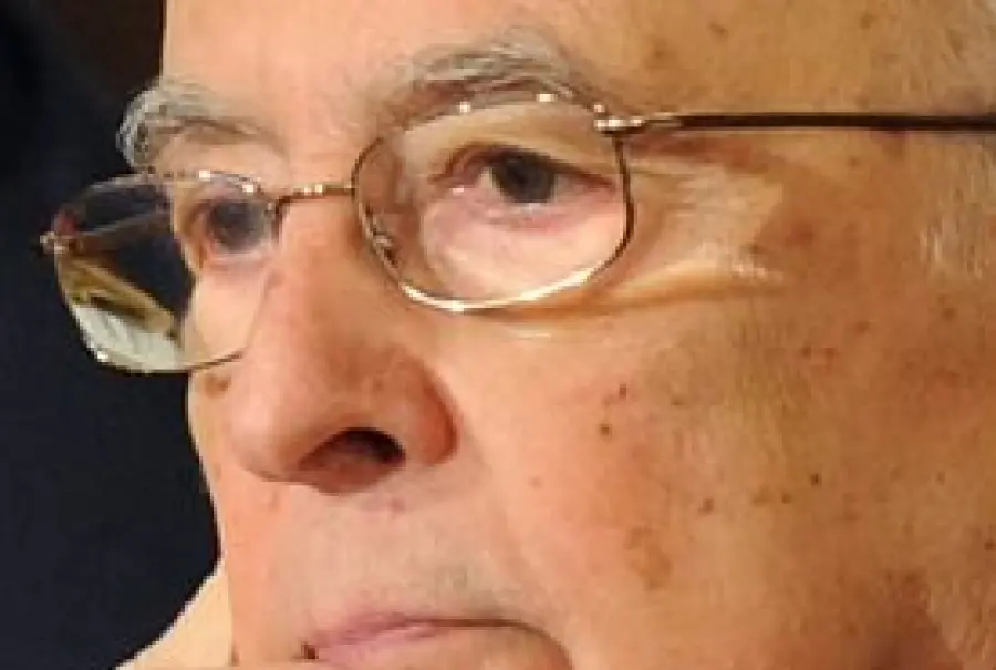 Napolitano: "Impegno delle forze armate all'estero è fodamentale"