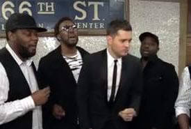 Michael Bublè si esibisce in metropolitana