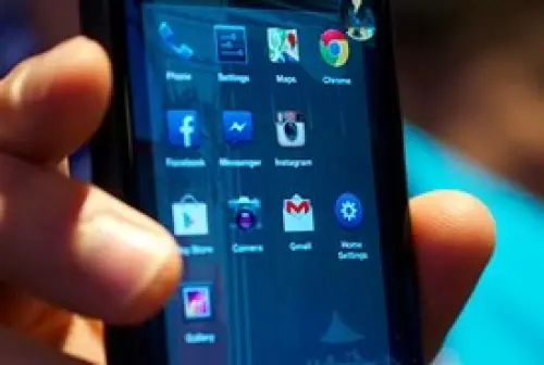 HTC First, uno smartphone made in Facebook 