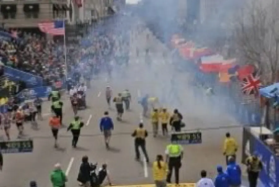 Attentato alla maratona di Boston: 3 morti e oltre 140 feriti!