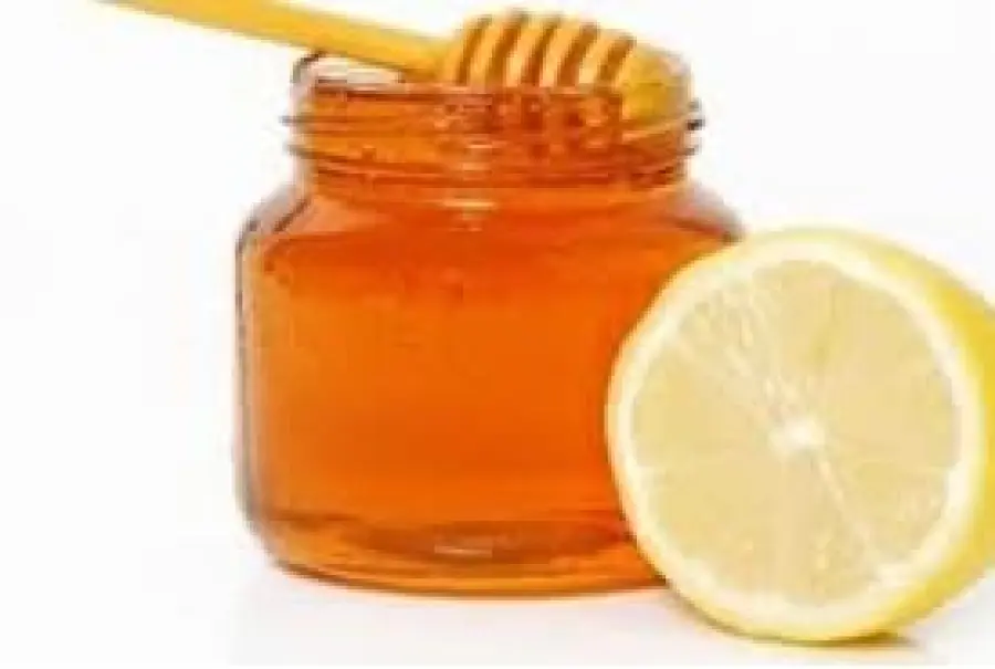 Come dare luminosità al viso usando solo ingredienti naturali