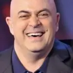 Maurizio Crozza a Sanremo: la destra trema