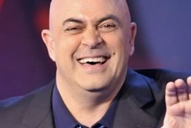 Maurizio Crozza a Sanremo: la destra trema