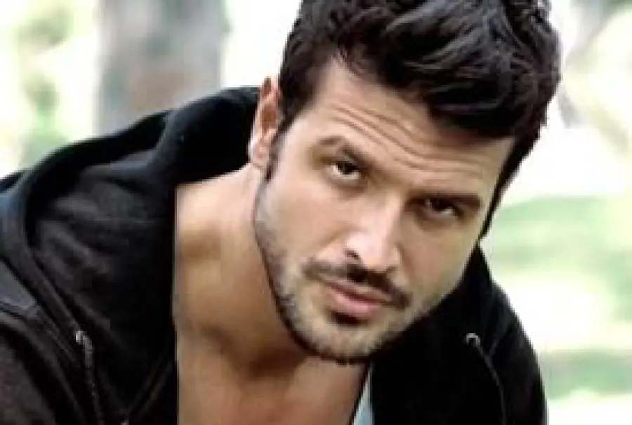 Alessandro Pess è il nuovo tronista di Uomini e donne