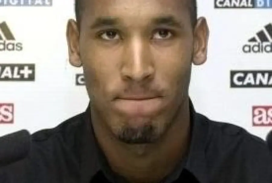 La Juve prende Anelka ma i tifosi sono scetttici 