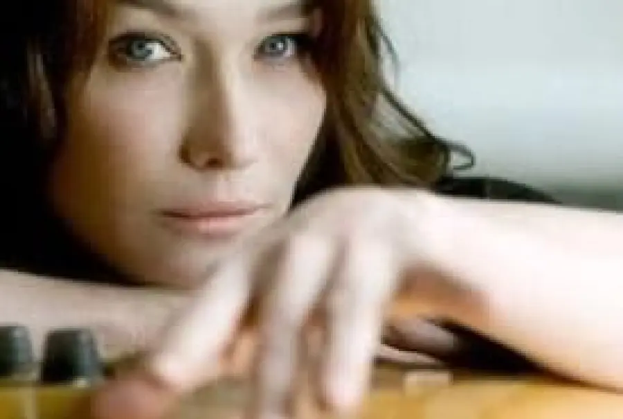 Carla Bruni ritorna con un nuovo album